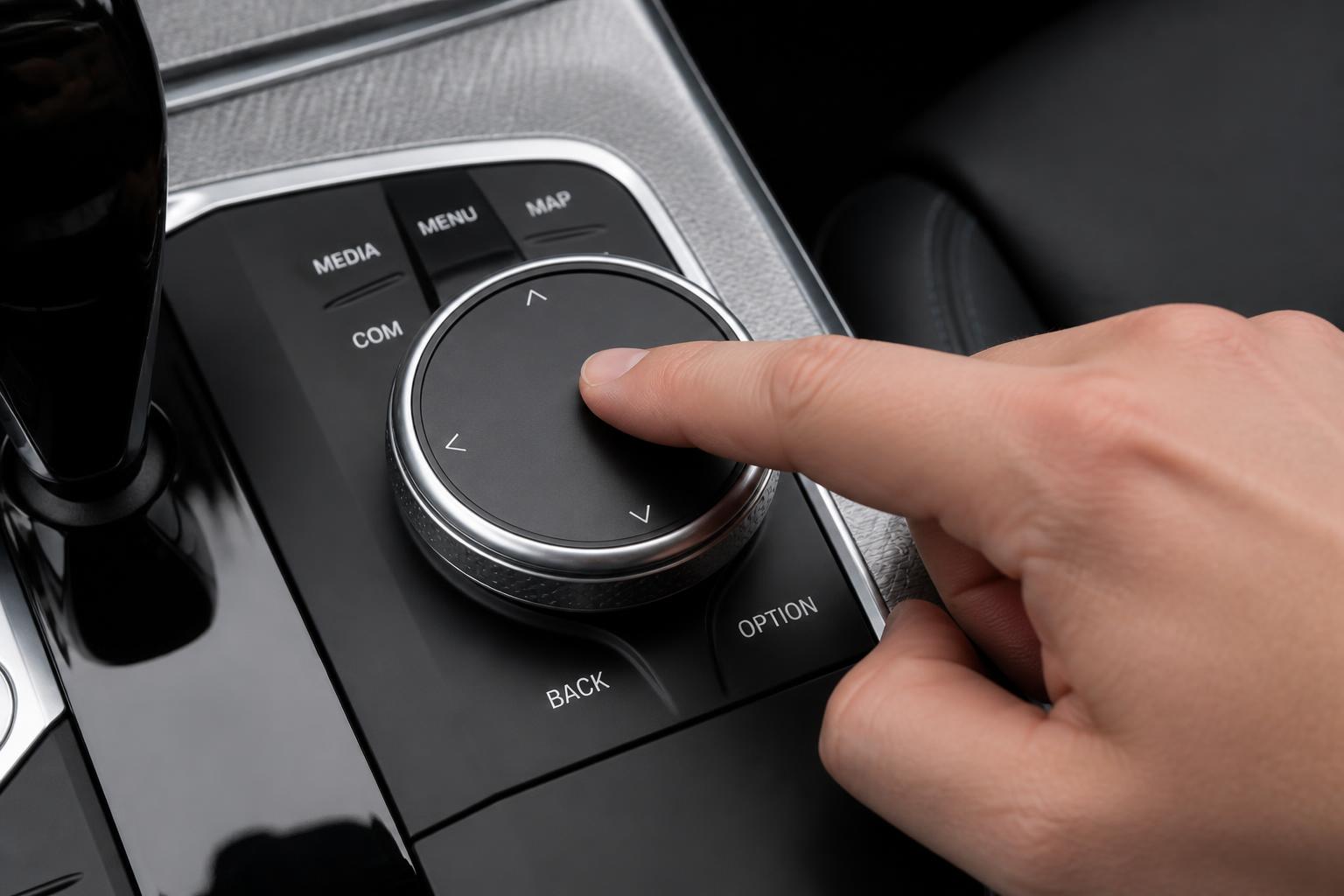 Illustration for: iDrive Infotainment Reset